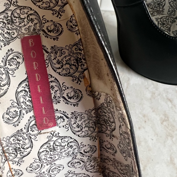 Bordello black heels size 9 - Picture 4 of 5